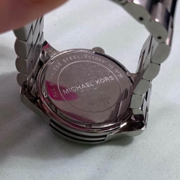 Michael Kors Stainless Steel MK5544 Runway Watch - Gently worn - Picture 8 of 10